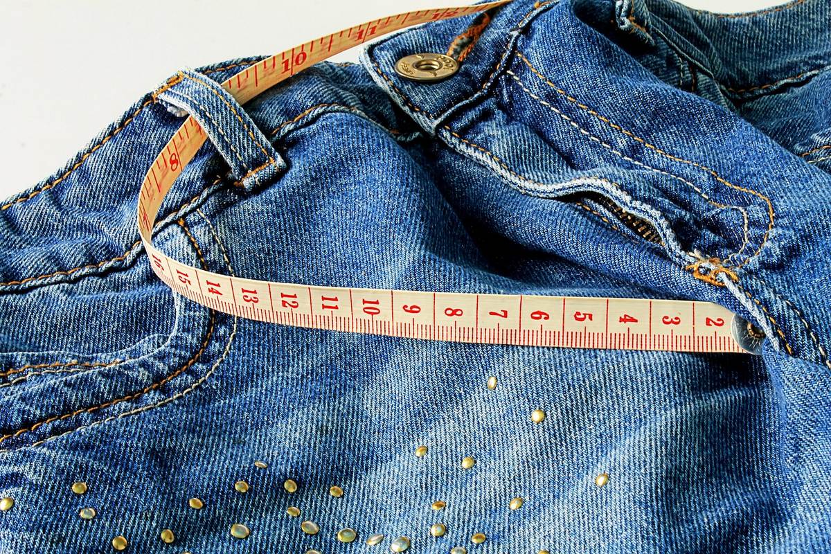 como usar bota cano curto com calça jeans