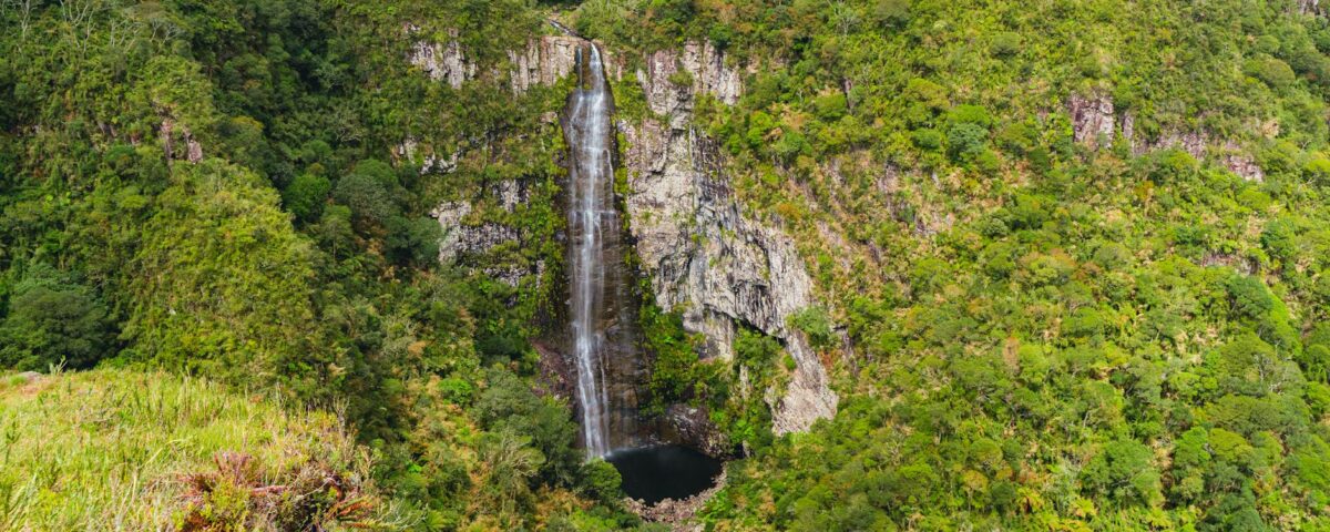 Cachoeiras Escondidas no Paraná: Descubra Paraísos Naturais Secretos 2 Para cachoeiras escondidas Paraná para visitar, o estado oferece joias naturais em regiões como a Serra da Graciosa, Campos G