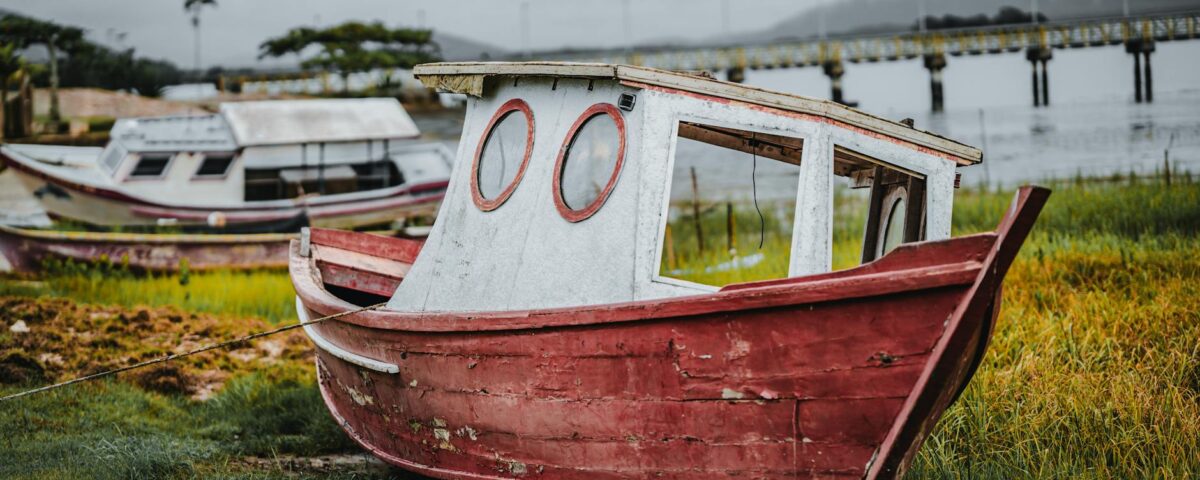 Para pousadas charmosas no litoral paranaense, explore opções que combinam conforto, design e serviços exclusivos em destinos
