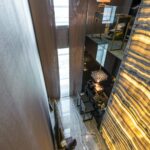 Para ambiente contemporâneo, entende-se um estilo de design que prioriza a funcionalidade, linhas limpas, materiais naturais