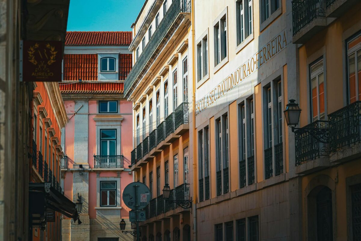 Atividades Adaptadas de Língua Portuguesa: Estratégias Essenciais para Inclusão e Aprendizagem 2 Atividades Adaptadas de Língua Portuguesa: Estratégias Essenciais para Inclusão e Aprendizagem — atividades adaptadas de ling