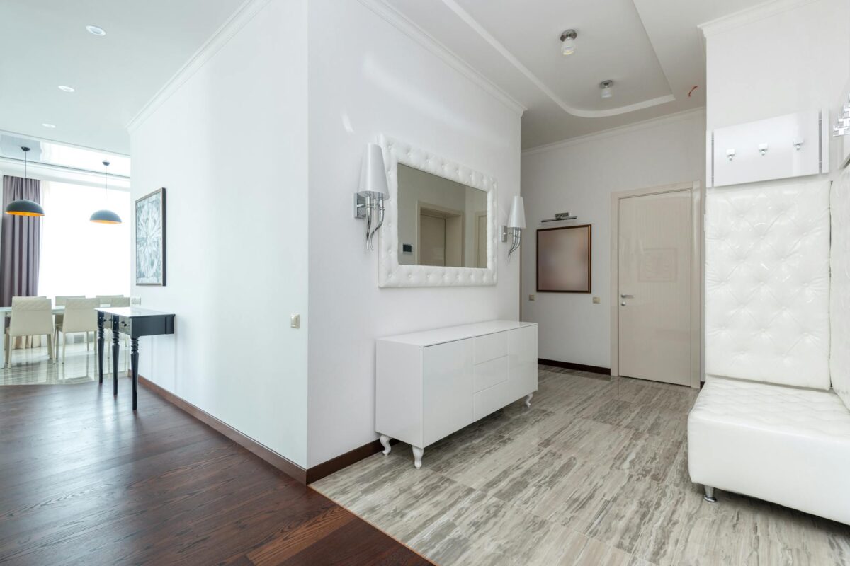 Para casa estilo minimalista, o foco reside na simplicidade, funcionalidade e eliminação do excesso. É um estilo de vida que