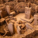 Para como surgiu a agricultura, ela emergiu há aproximadamente 10.000 a 12.000 anos, durante o período Neolítico, no Crescent