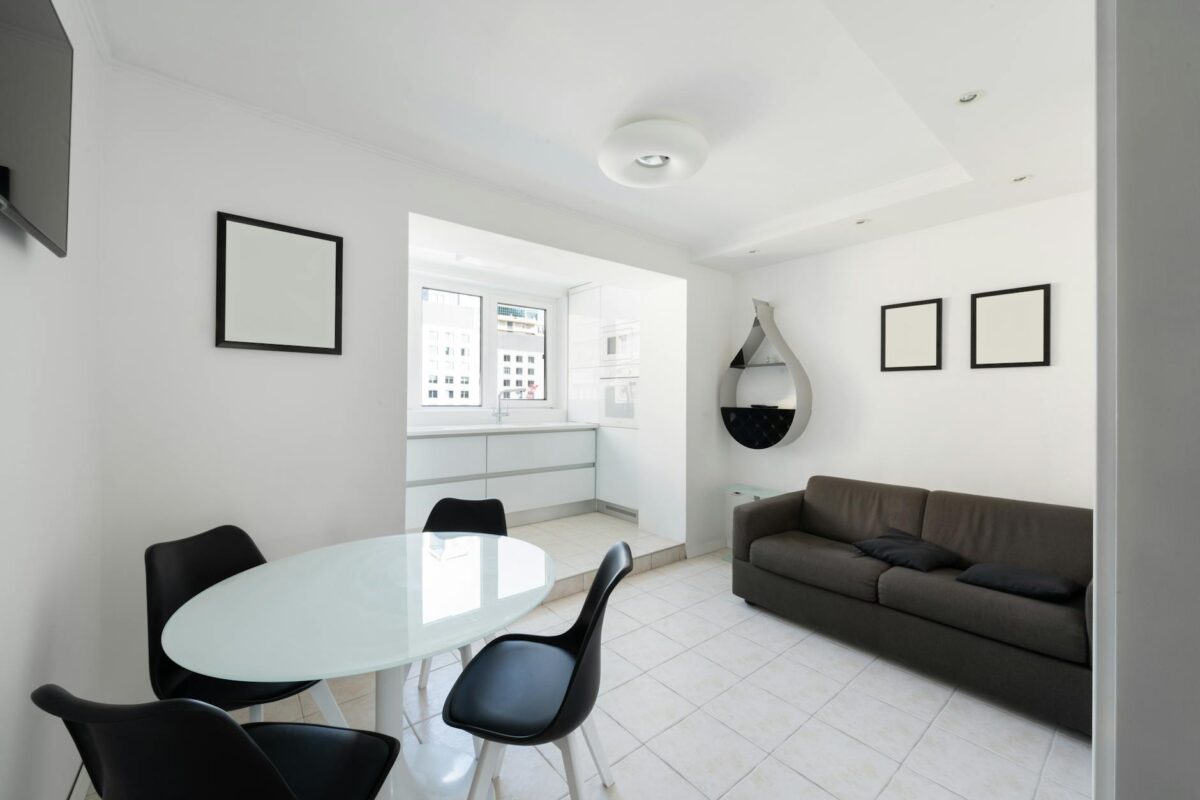 Decoração Escandinava: O Guia Definitivo para um Lar Minimalista e Aconchegante 8 Para decoração escandinava, o foco está em criar ambientes minimalistas, funcionais e aconchegantes, utilizando cores claras,