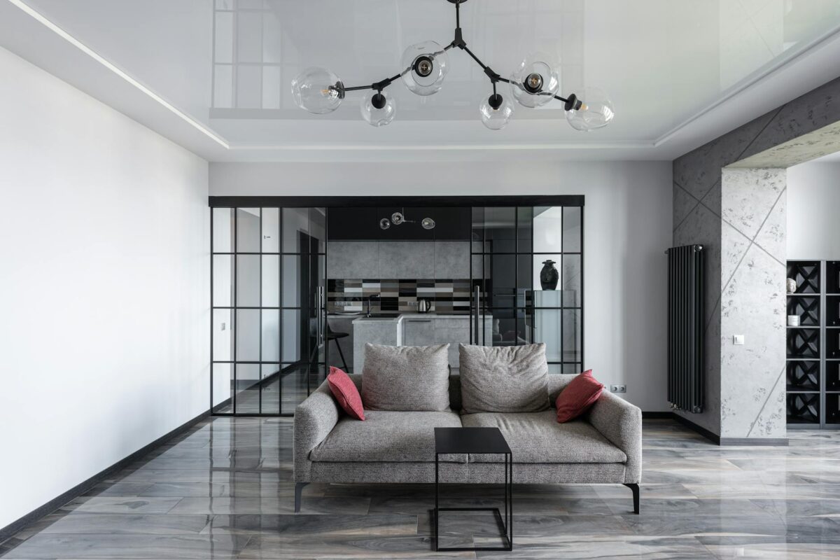 Para decoração minimalista, foque em simplicidade, funcionalidade e eliminação do excesso. Escolha peças essenciais, cores ne