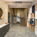 Para estilo contemporâneo decoração, o foco está na funcionalidade, linhas limpas e minimalismo sofisticado. Ele combina elem