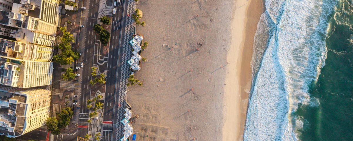 Para o impacto das mudanças climáticas no agro, observa-se uma série de desafios crescentes no Brasil, incluindo secas prolon