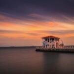 Para novidades da Semana de Moda de Paris, os destaques incluem coleções que mesclam tradição e inovação, com foco em sustent