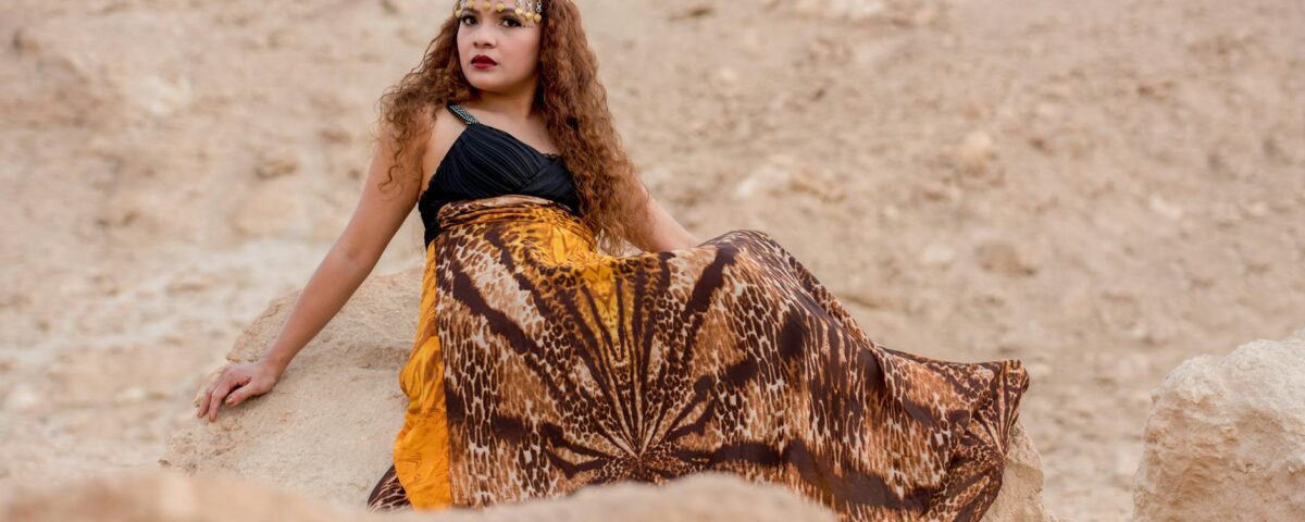 O Que Significa Boho Chic? Desvende a Essência do Estilo Livre e Sofisticado 4 Para entender o que significa boho chic, ele é um estilo que combina a liberdade boêmia e hippie com a sofisticação contempor