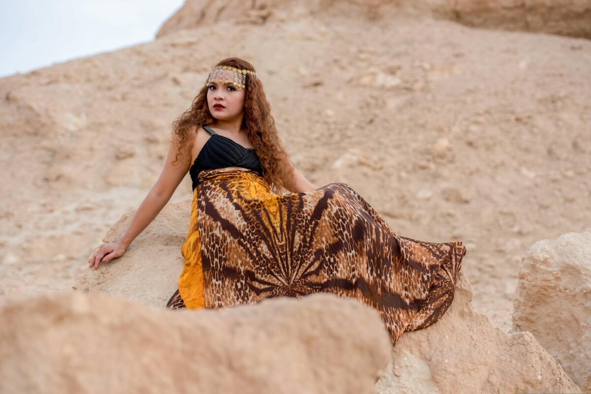 O Que Significa Boho Chic? Desvende a Essência do Estilo Livre e Sofisticado 6 Para entender o que significa boho chic, ele é um estilo que combina a liberdade boêmia e hippie com a sofisticação contempor