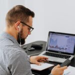 Para ser um Analista de Marketing Digital, é preciso planejar, executar e monitorar estratégias online que impulsionam marcas