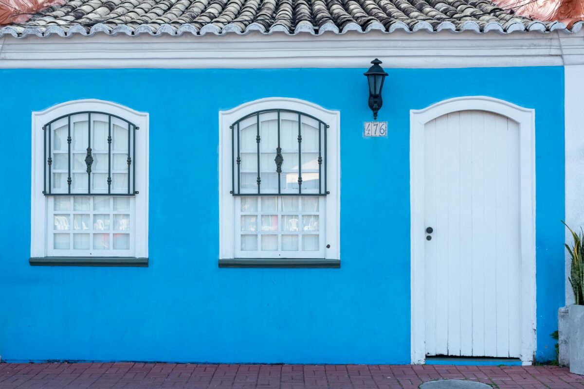 Para saber se o seguro agrícola vale a pena, é crucial considerar a proteção que ele oferece contra riscos climáticos, pragas