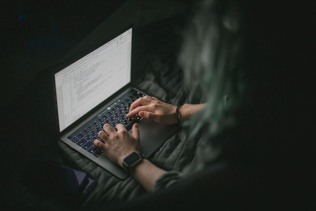 Como um site pode ajudar empresas a se posicionarem no mercado digital